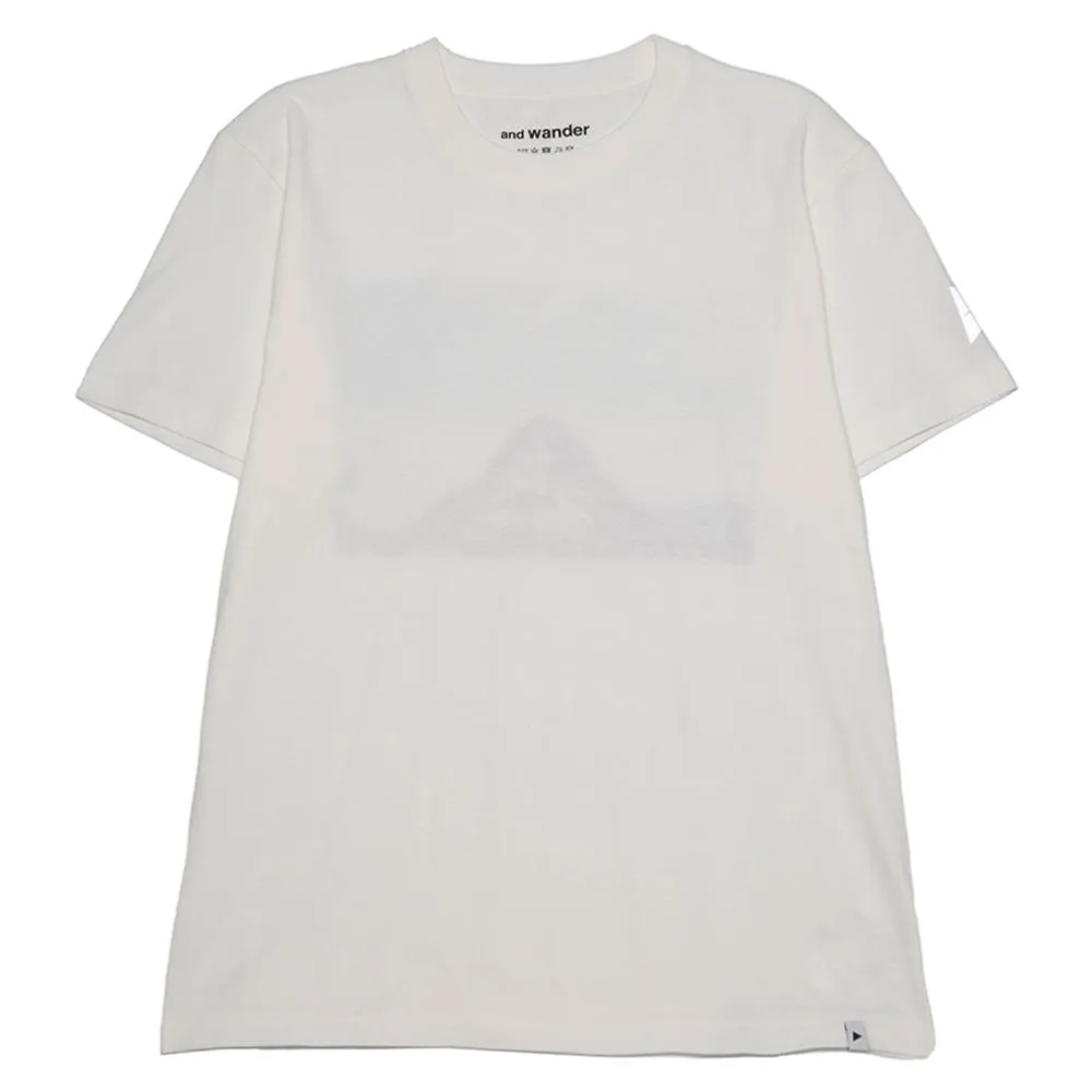 and wander Mountain Photo T-shirt by Tetsuo Kashiwada / White