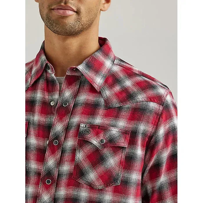 MEN'S WRANGLER RETRO® LONG SLEEVE FLANNEL WESTERN SNAP PLAID SHIRT IN STORMY RED